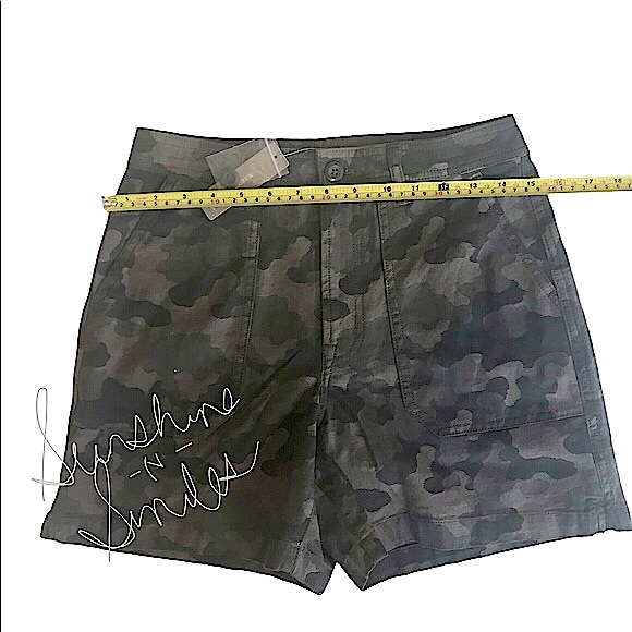 J.Crew CAMOUFLAGE PRINT High-Rise 4.5” inseam Cargo Shorts Army Green Black - Picture 3 of 9